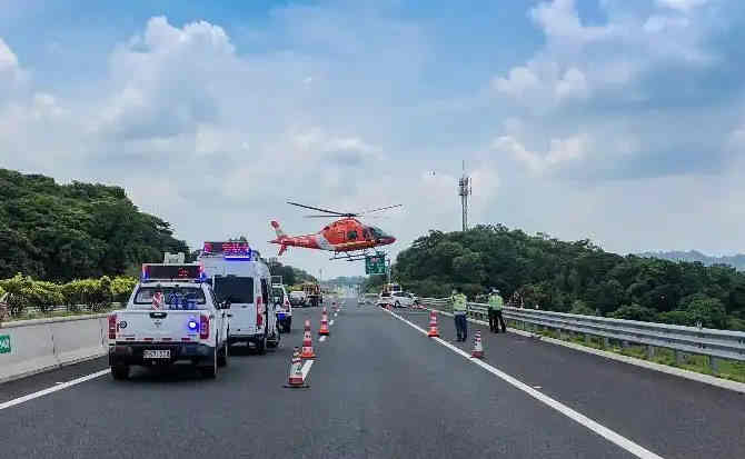 沁阳高速公路汽车救援案例