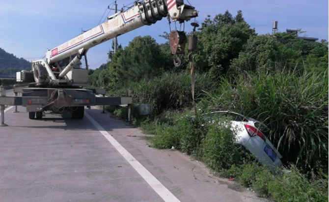 沁阳重载吊车救援 沁阳重载吊车救援